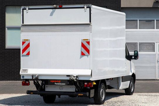 Mercedes Sprinter 316 Kontener + Winda