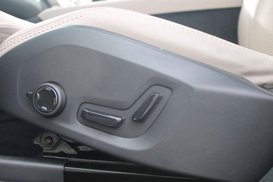 Volvo XC90 B5 AWD Ultra Bright