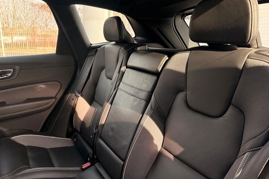 Volvo XC60 B4 D AWD R-Design