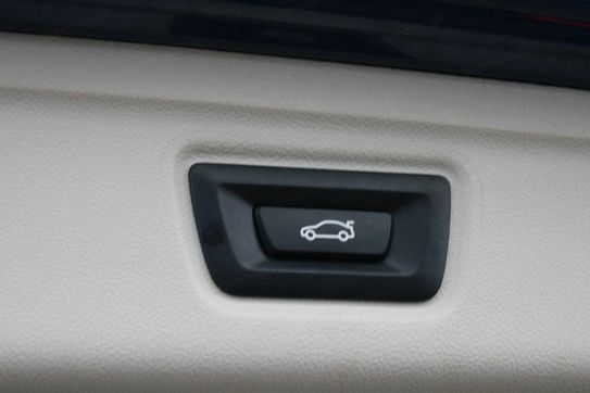 BMW Seria 3 318i aut
