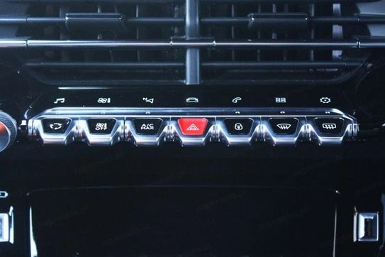 Peugeot 2008 1.2 PureTech GT EAT8