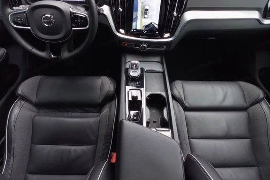 Volvo V60 B4 D R-Design