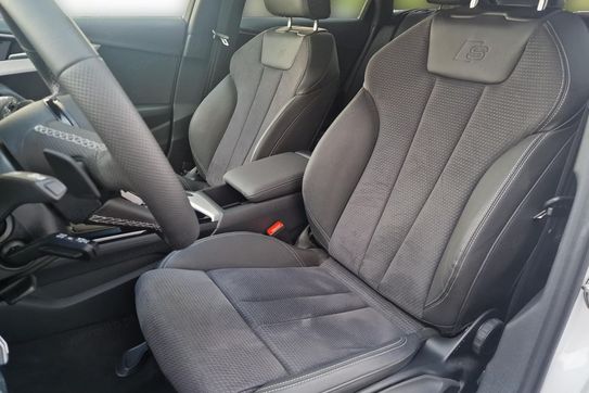 Audi A4 Avant 35 TFSI S Line