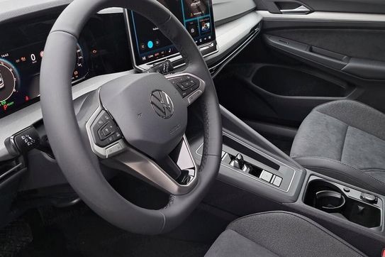 Volkswagen Golf Life Plus 1.5 eTSI mHEV DSG