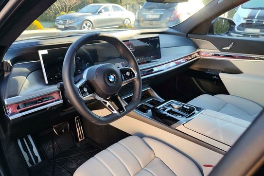 BMW Seria 7 740d xDrive M Sport