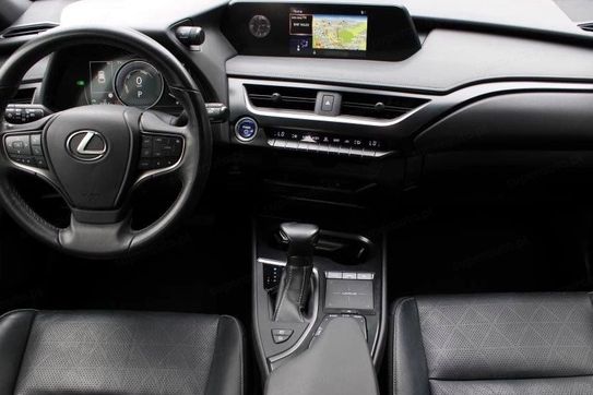 Lexus UX 250h Business Edition