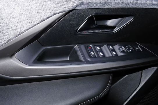 Peugeot 5008 Business 1.2 PureTech  e-DCS6  mHEV