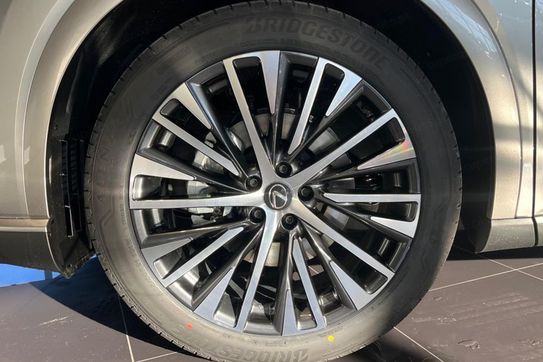 Lexus RX 350h Omotenashi