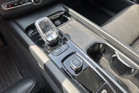 Volvo XC60 B5 B AWD Plus Dark