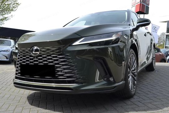 Lexus RX 450h+ Omotenashi