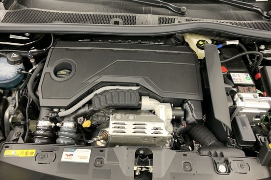 Peugeot 2008 ALLURE 1.2 mHEV e-DCS6