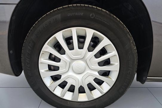 Toyota Proace City Verso Long 1.5 d-4D Business