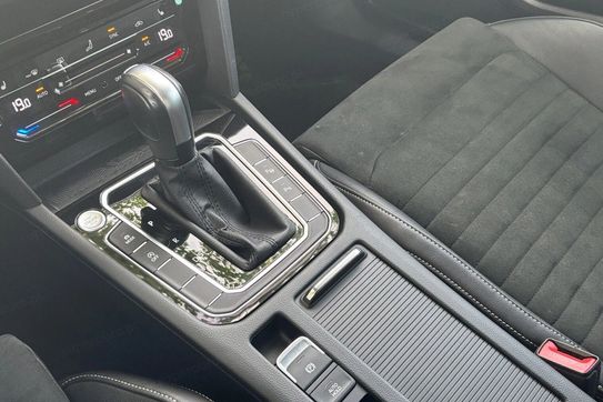 Volkswagen Passat 2.0 Tdi Scr Elegance Dsg