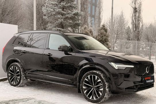 Volvo XC90 T8 AWD Plug-In Hybrid Ultra Dark 7os