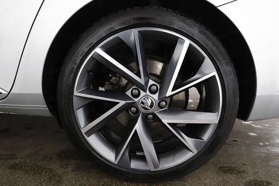 Skoda Superb 2.0 Tdi Scr Sportline Dsg
