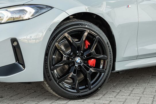 BMW Seria 3 330i xDrive M Sport sport-aut