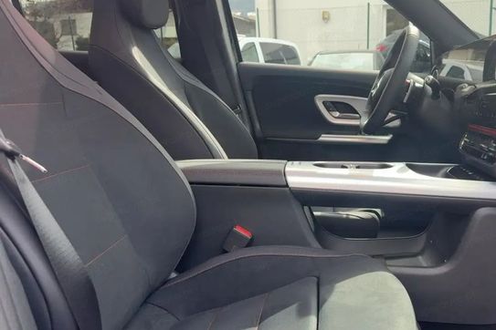 Mercedes GLB 220  4-Matic AMG Line