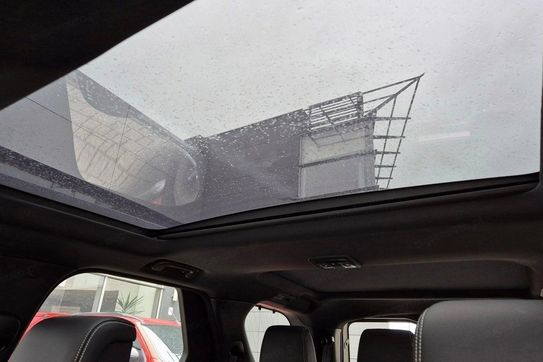 Land Rover Discovery P300 Dynamic SE