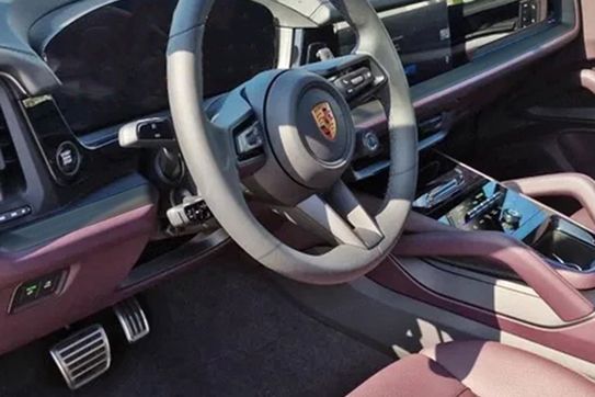 Porsche Cayenne Coupe E-Hybrid Black Edition