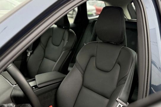 Volvo XC60 B4 B Plus Dark