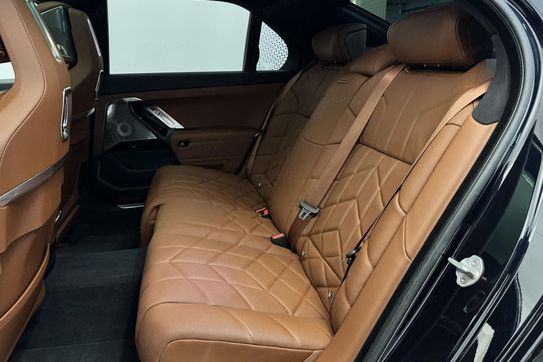 BMW Seria 7 740d xDrive M Sport