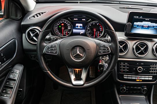 Mercedes GLA 200 7G-DCT