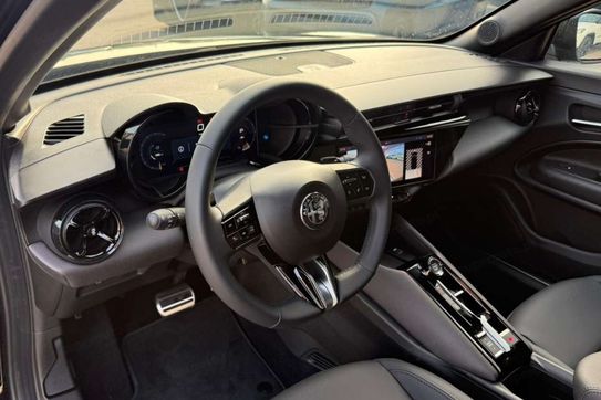 Alfa Romeo Junior 1.2 Ibrida