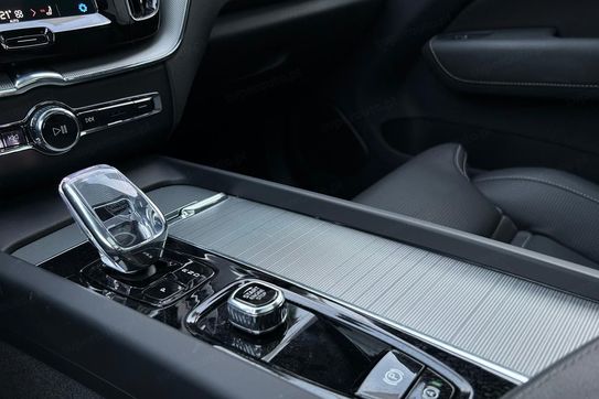 Volvo XC60 T8 Plug-In Hybrid AWD Ultra Black Edition