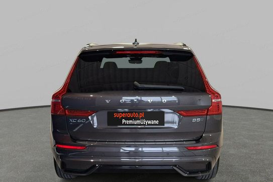 Volvo XC60 B5 B AWD Plus Dark