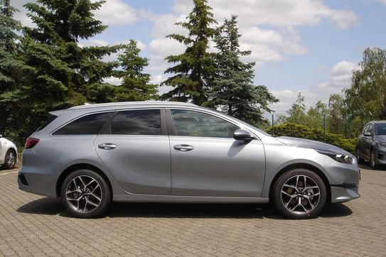 Kia Ceed 1.5 T-GDI Tribute DCT