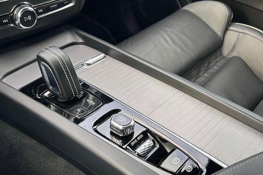 Volvo XC60 B4 D AWD R-Design