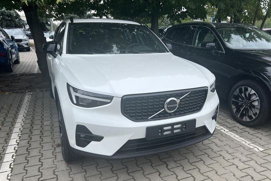 Volvo XC40 B3 Plus Dark