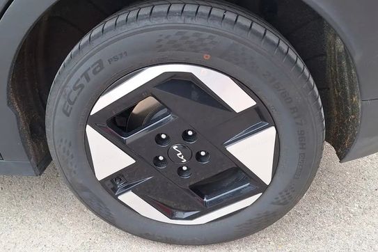 Kia EV3 81.4kWh Earth