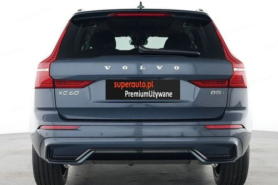 Volvo XC60 B5 B AWD Ultra Dark