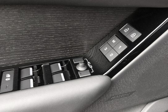 Land Rover Range Rover Velar P400e Dynamic HSE