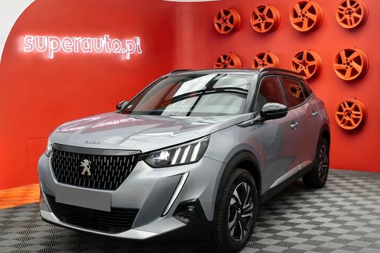 Peugeot 2008 GT 1.2 PureTech EAT8