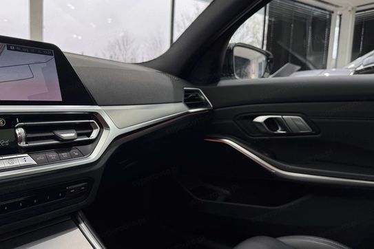 BMW Seria 3 Touring 320i Sport Line aut