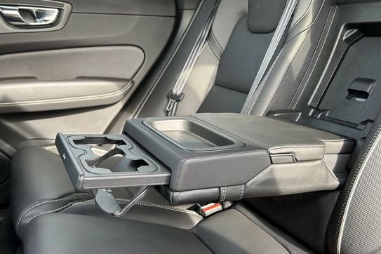 Volvo XC60 B4 D AWD R-Design