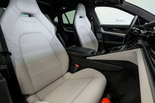 Porsche Panamera 4 E-Hybrid