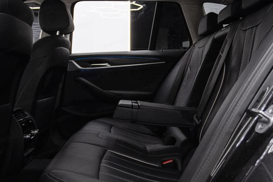 BMW Seria 5 530e xDrive Luxury Line aut