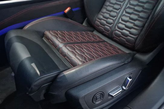 Audi A6 RS6 TFSI mHEV quattro Performance Tiptronic