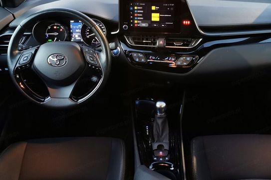 Toyota C-HR 1.8 Hybrid Style