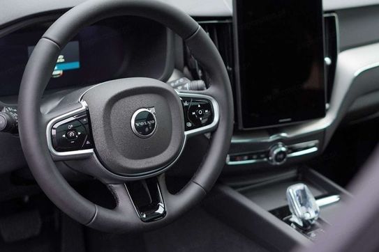 Volvo XC60 B5 AWD Ultra Black Edition