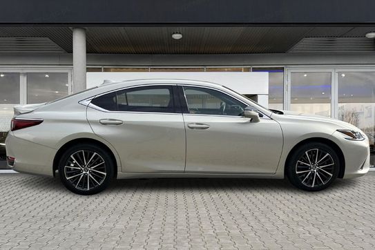 Lexus ES 300h Business Edition
