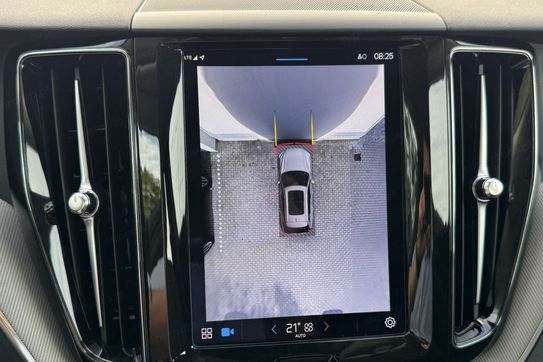 Volvo XC60 B5 B AWD Plus Dark