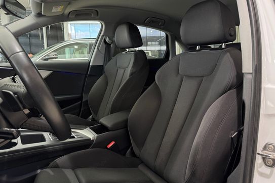 Audi A4 35 TFSI S Line