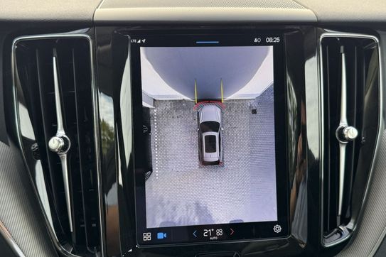 Volvo XC60 B5 B AWD Plus Dark