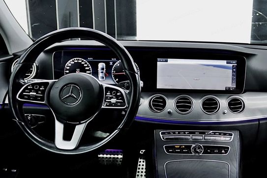 Mercedes Klasa E 220 d 4-Matic 9G-TRONIC