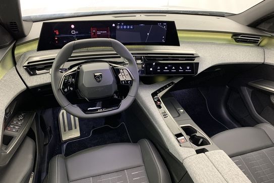 Peugeot 5008 GT 1.2 mHEV e-DCS6