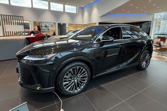 Lexus RX 450h+ Omotenashi 2.5 Hybrid Plug-in